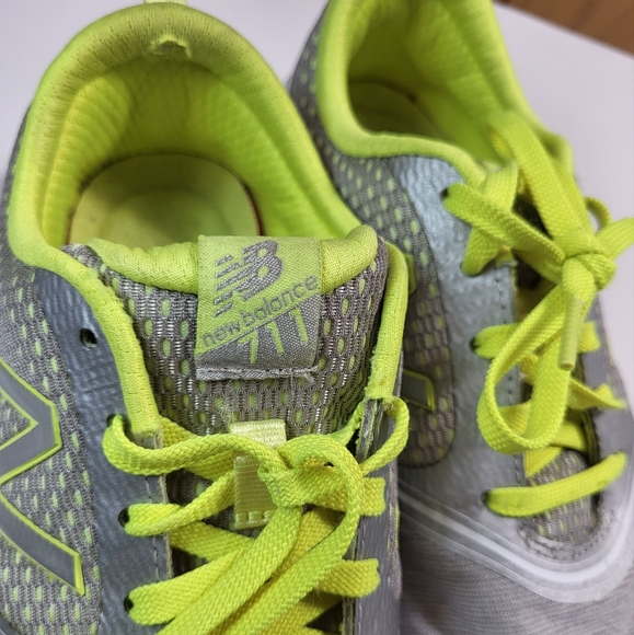 New Balance 711 Training Shoes Size 8 Gray & Yellow - Picture 3 of 6